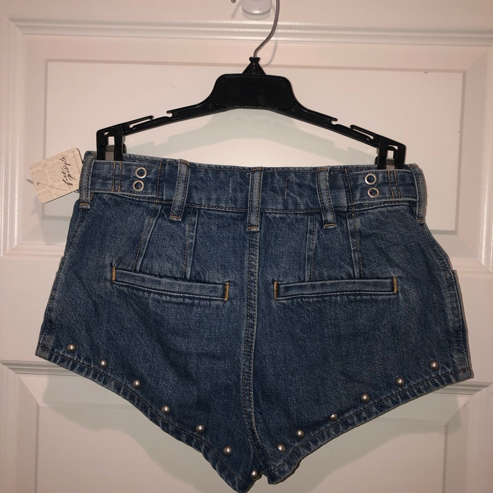 New We The Free by Free People The Cool Kid Denim Studded Micro Shorts sz 25 - Picture 7 of 7